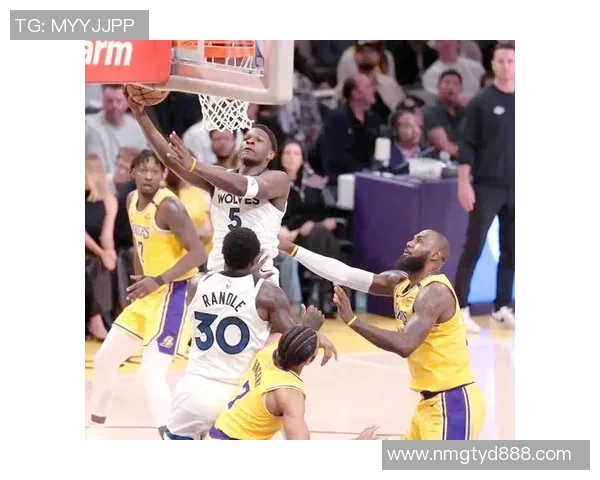 森林狼与湖人精彩对决回顾及赛后分析演播室全景报道