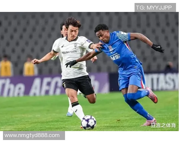 申花命运爆棚!柔佛2中门柱+进球被吹,鲍亚雄半场5神扑